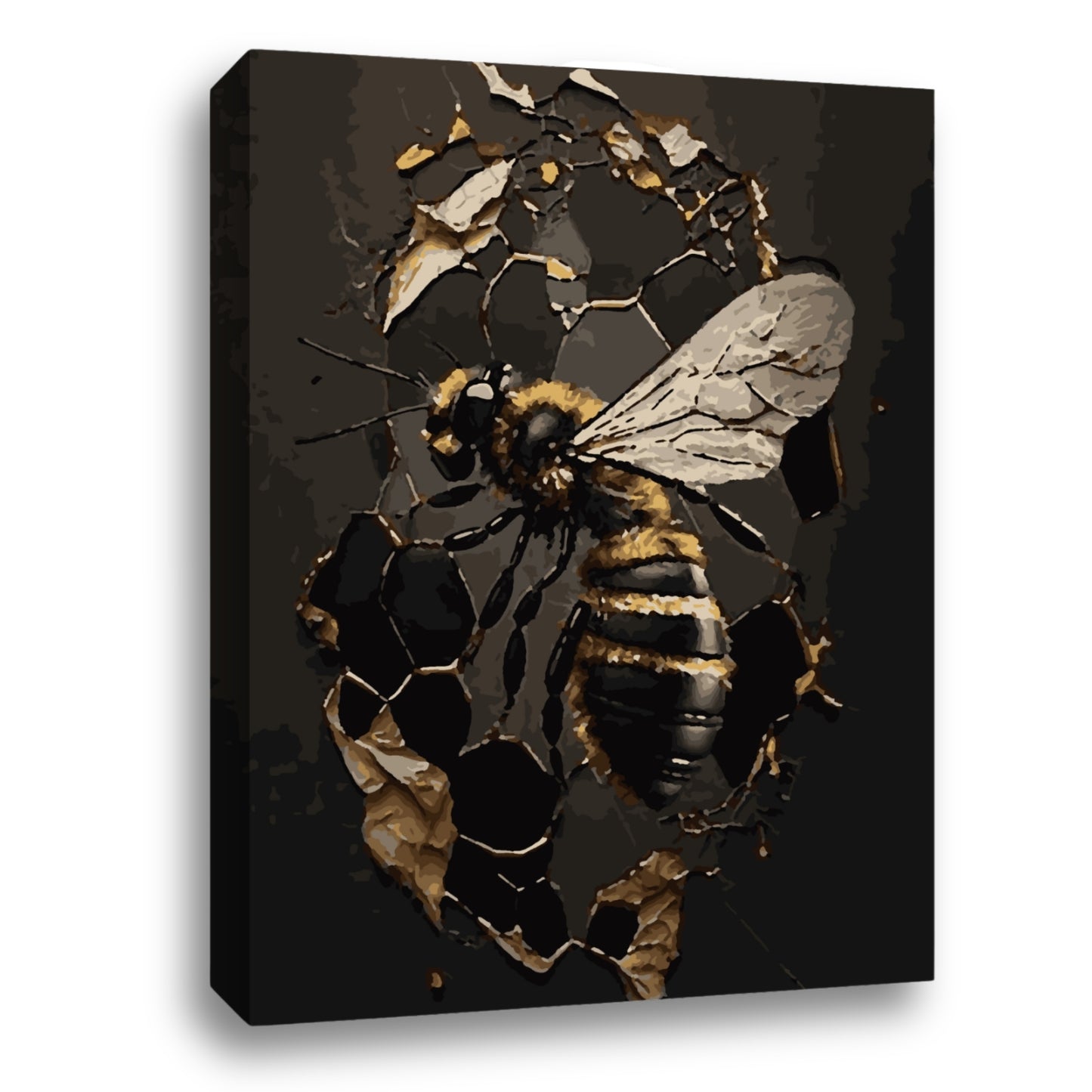 Peinture représentant une abeille posée sur une structure de nid d’abeilles partiellement abîmée. L’abeille est détaillée avec des ailes translucides et un corps rayé noir et jaune, contrastant avec les alvéoles dorées et foncées en arrière-plan.